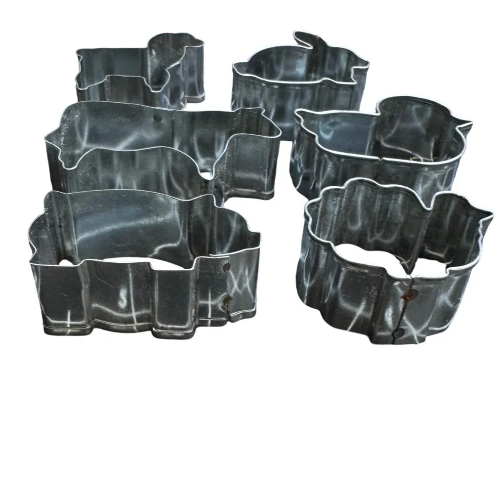 Vtg Tiny Mini Farm Animal Cookie Cutter‎ Set 6pc Stainless Steel w Storage Tin